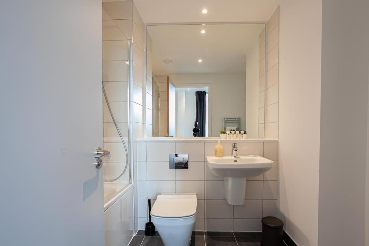 Spacious 2 Bed Apartment In Central Manchester Dış mekan fotoğraf