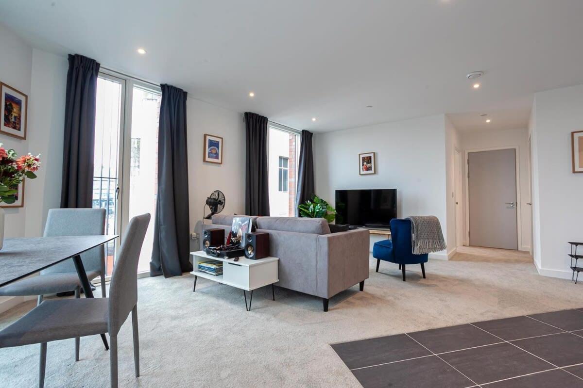 Spacious 2 Bed Apartment In Central Manchester Dış mekan fotoğraf