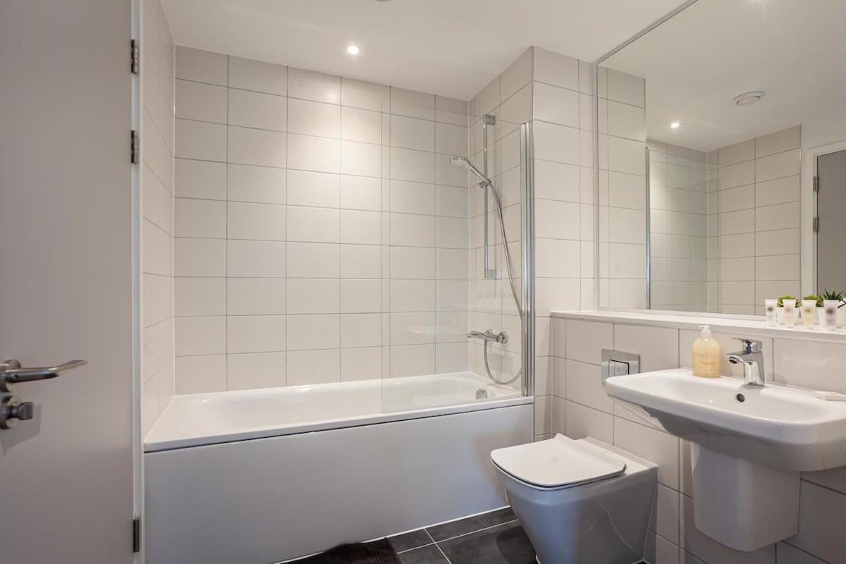 Spacious 2 Bed Apartment In Central Manchester Dış mekan fotoğraf