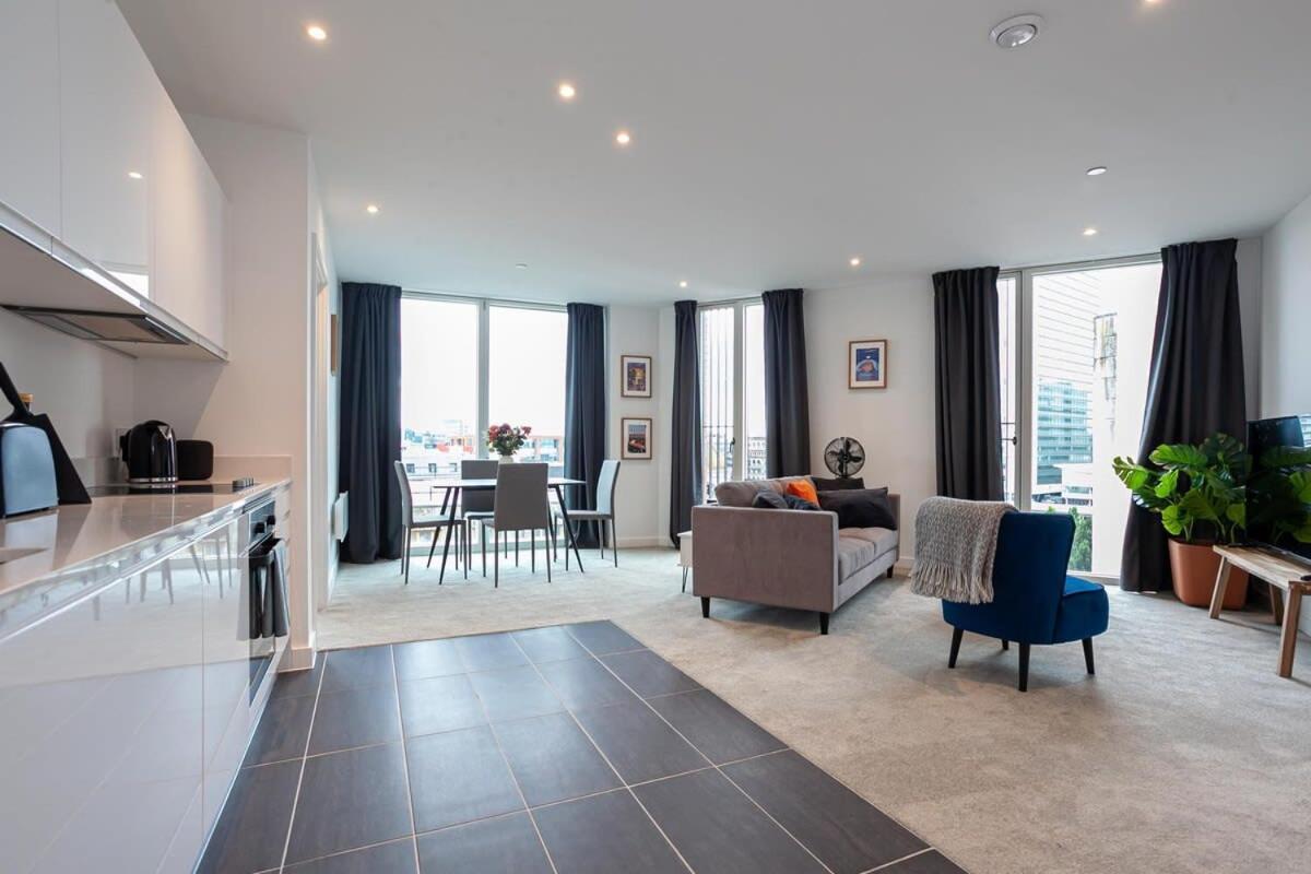 Spacious 2 Bed Apartment In Central Manchester Dış mekan fotoğraf