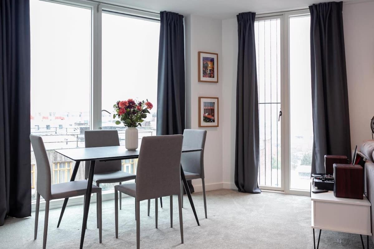 Spacious 2 Bed Apartment In Central Manchester Dış mekan fotoğraf